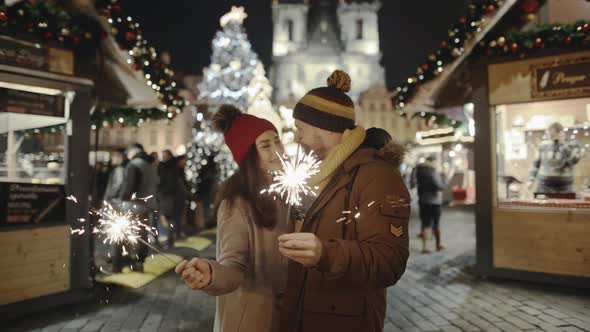 Lovers Travelling to Europe at the Height of Christmas Holidays alt