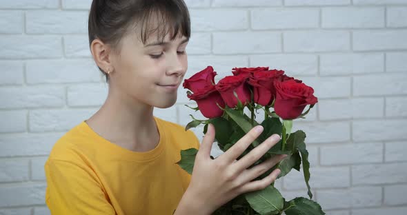 Roses in Child Hands alt