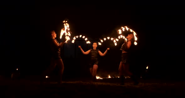 Group of Fire Jugglers alt