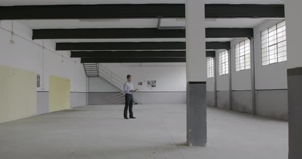 Appraiser Checks Data alt