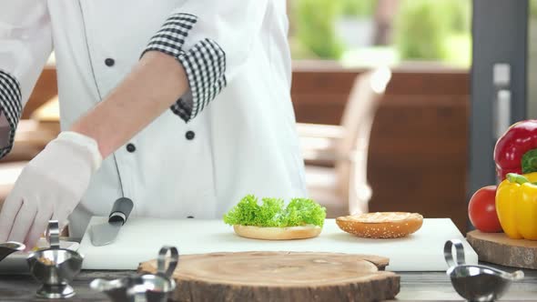 Chef Making Healthy Burger alt