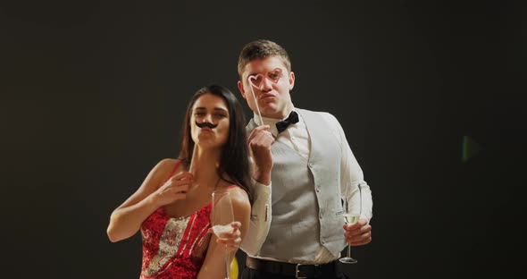 Young couple dancing alt