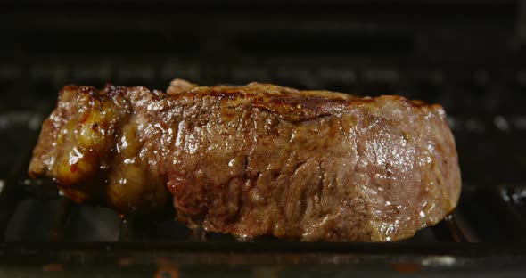 Grilling Juicy Filet Mignon Steak 27b
