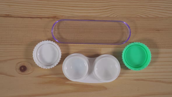 Relieves the Lens To the Eye and Using the Lens alt