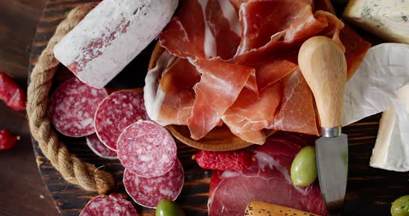 The Antipasto on the Tray Slowly Rotates.  alt