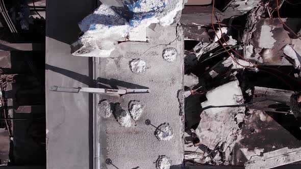 Vertical Video of a Bombedout House in Borodyanka Ukraine alt