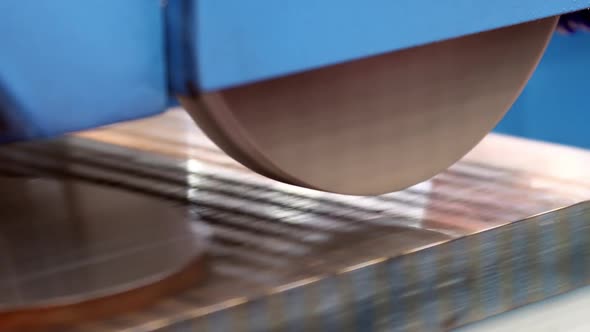 Processing of the Part on a Flatgrinding Machine alt