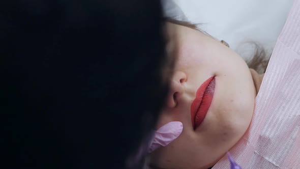 Closeup of the Client's Face alt