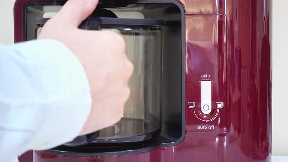 Coffee Machine - 4K alt