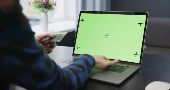 Closeup of a Laptop Monitor with Chroma Key alt