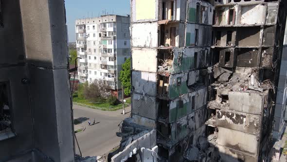 Bombed Building in Borodyanka Ukraine alt