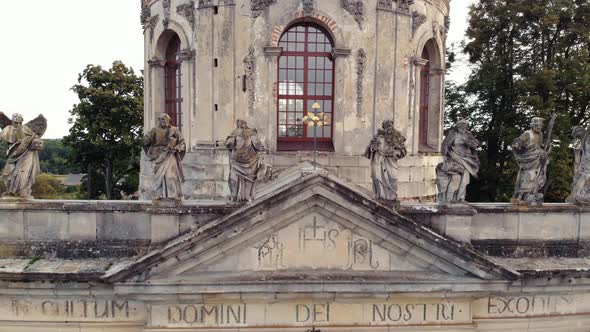 Old Baroque Catholic Church alt