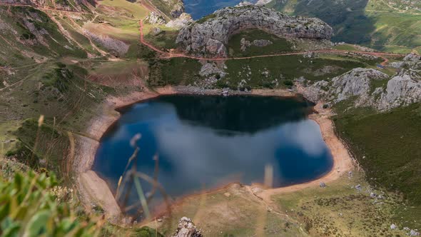 Spectacular Lake Reflection Time Lapse in Somiedo
