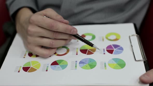 Businessman Analyze the Business Growth alt