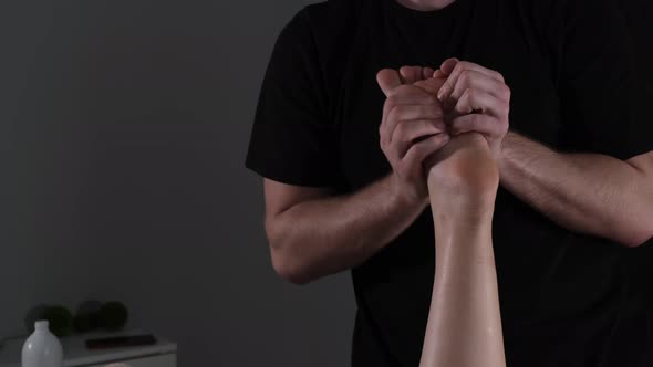 Finishing the Foot Massage Session alt