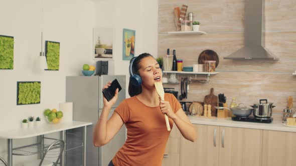 Singing in the Morning alt