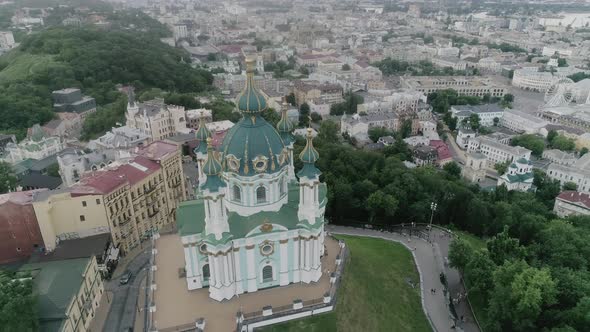 Panorama of the historical district of Kyiv - Podil and St. Andrew's Church alt