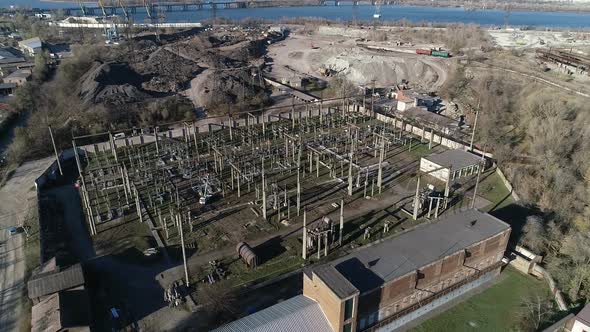 Landscape View of a Massive Power Station with Steel Structures and Towers alt