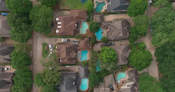 Aerial view of affluent homes in Houston, Texas alt