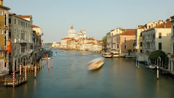 Time Lapse of the Grand Canal in Venice Italy alt