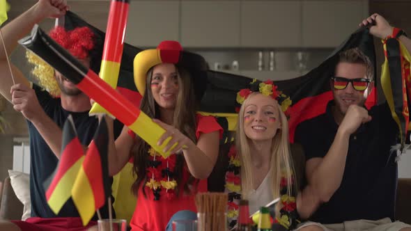 Generation Y Cheering for Germany alt