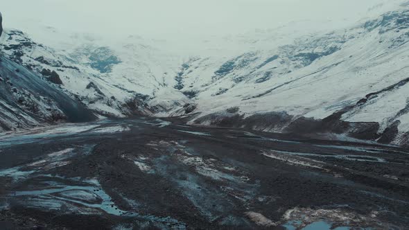 snowy valley in Iceland alt