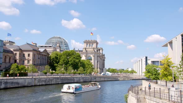 Berlin Government District with Reichstag Building and Spree in Summer alt