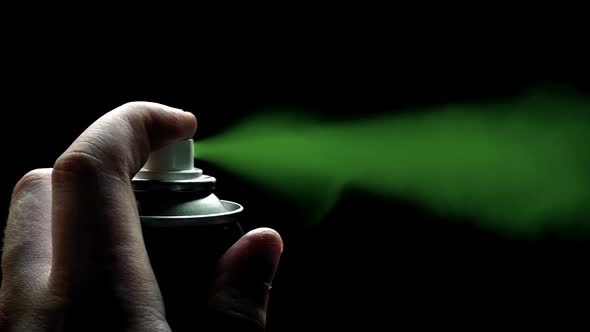 Spraycan Sprays Green Paint alt