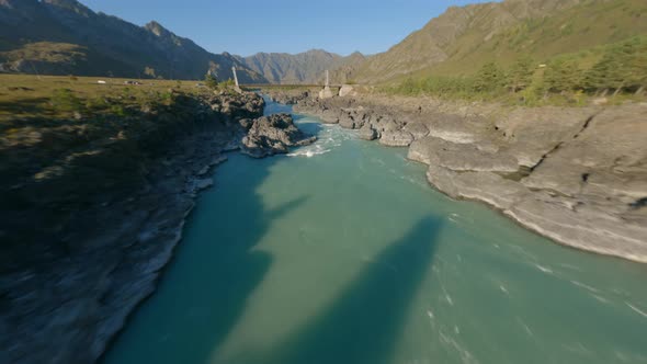 Aerial Extreme View Sunny Mountain Landscape Flying Under Bridge Tourist People River Water Creek alt