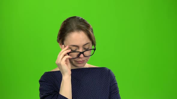 Brilliant Idea Comes To a Woman, Wow. Green Screen alt