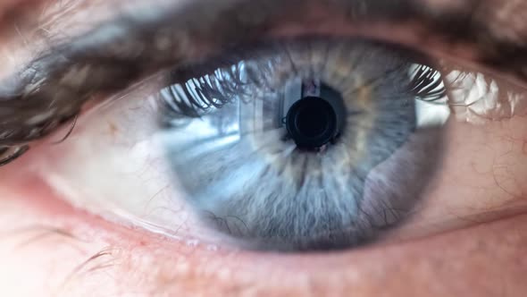 Woman Single Eye Close Up alt