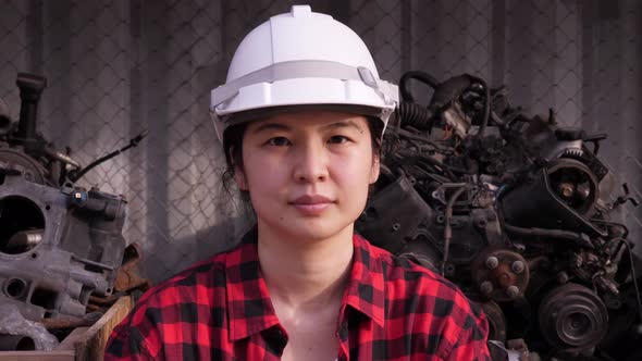 Female worker or engineer portrait. alt