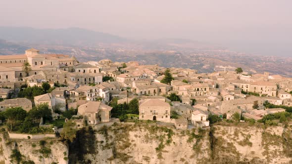 Gerace Hamelet alt