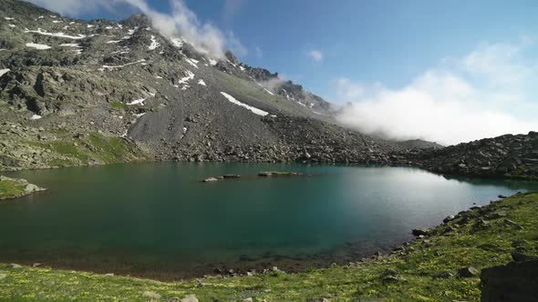 8K High Altitude Mountain Lake