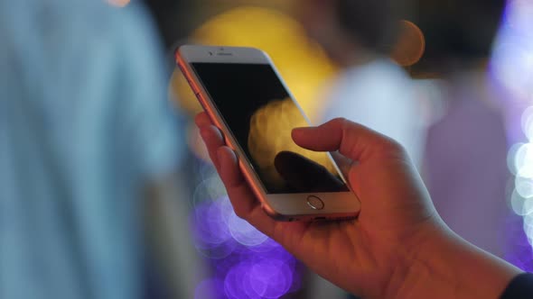 Smartphone In Night alt