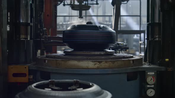 Tire Plant Stamping Mechanism Building Rubber Blank Automatically at Factory alt