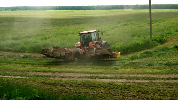 Agricultural Machine Removes Grass alt