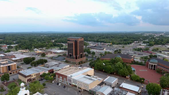 Murfreesboro Square Reveal  Drone Flyover alt