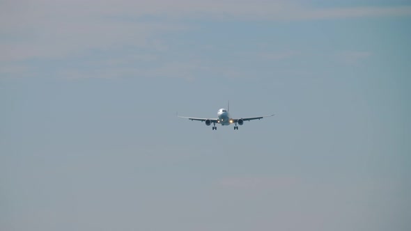 Airplane is Approaching in the Sky alt