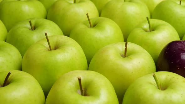 Many apples at wooden plate alt