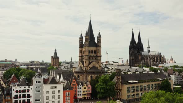 Cityscape of Cologne Cathedral Church of Saint Peter in Historic City Center alt