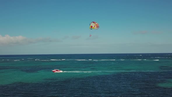 Motorboat in the Ocean alt