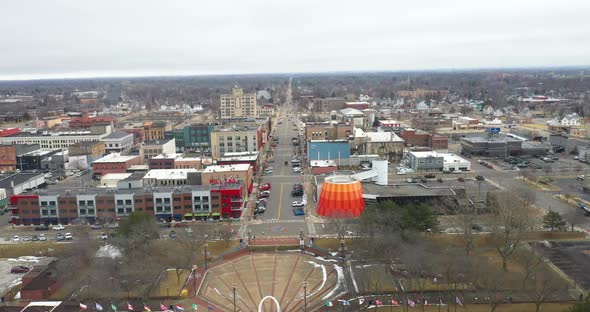Bay City Michigan skyline drone videoing forward. alt