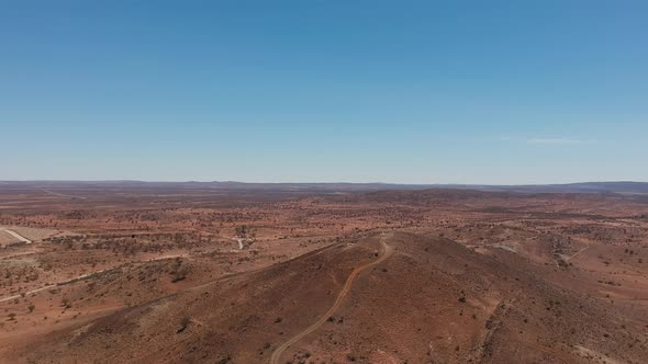 Wild open spaces in the Australian outback alt
