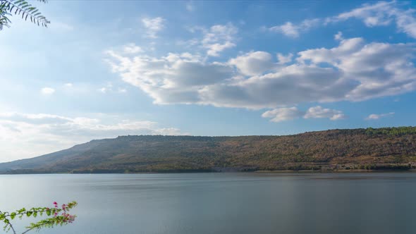 4K time lapse Beautiful sky and lake in nature alt