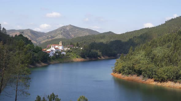 Dornes city view with Zezere river, in Portugal alt
