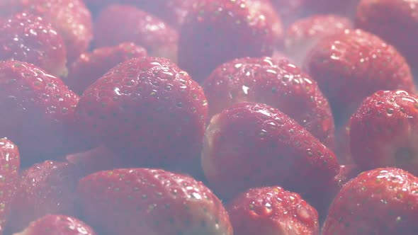 Icy Vapor Over Chilled Strawberries alt