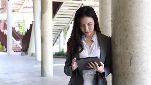 Business communication alt