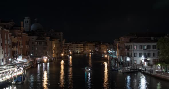 Timelapse of the Grand Canal at night alt