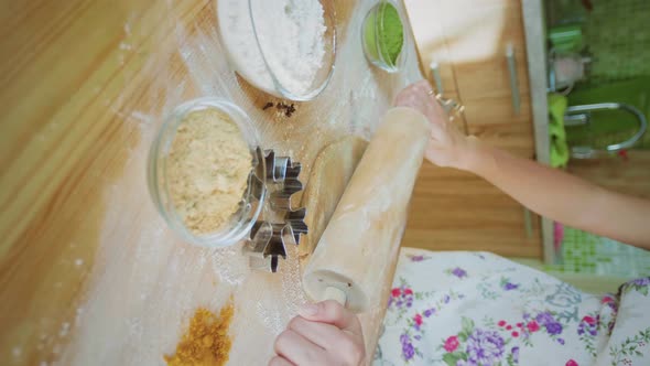 Cooking gingerbread cookies